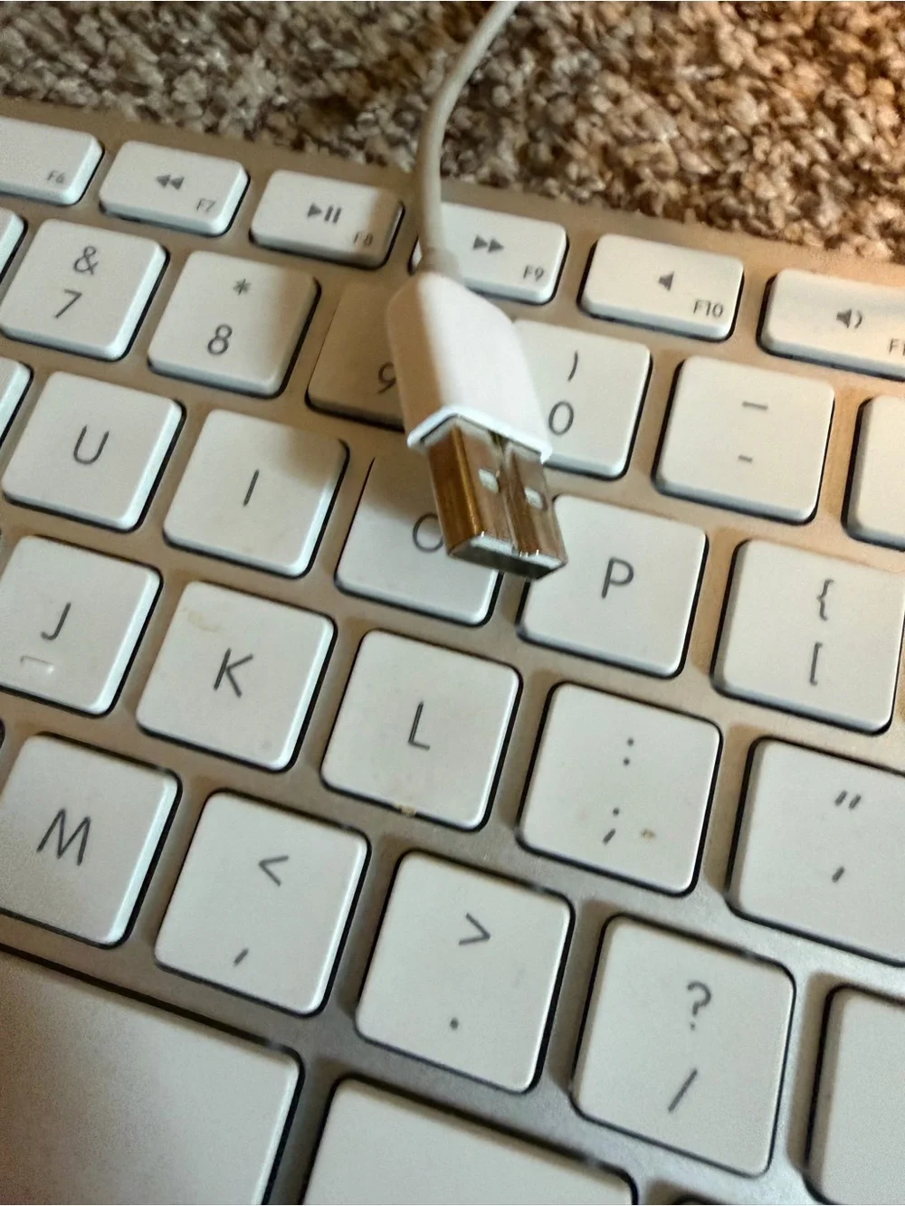Apple Wired Keyboard with Numeric Keypad Model A1243 USB Tested & Working